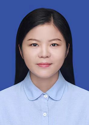 左春满